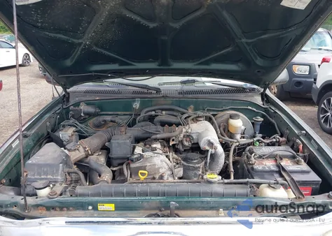 2003 Toyota Tacoma Xtracab из США, поврежденный, VIN 5TEWM72N83Z292470